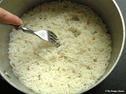Comment faire cuire le riz blanc parfait sur la cuisinière - La souris Hungry