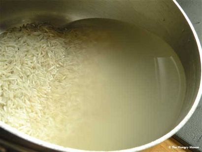 Comment faire cuire le riz blanc parfait sur la cuisinière - La souris Hungry