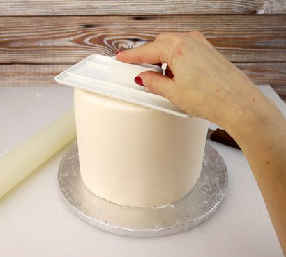 Comment faire pour créer Sharp, sur les bords croustillants Sugarpasted gâteaux Utilisation Bellissimo Flexi Smoothers, Artisanat Gâteau