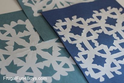 Comment couper et plier papier Impressionnant Snowflakes - Fun Frugal pour les garçons et les filles