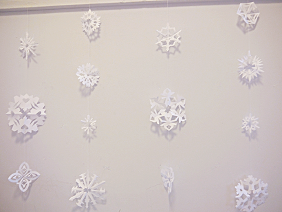 Wie man Papiersnowflake Garland DIY - elevatormusik