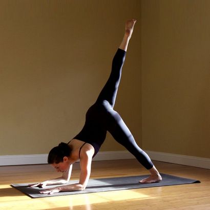 Comment faire un stand de Yoga en Avant-bras, PopSugar Fitness