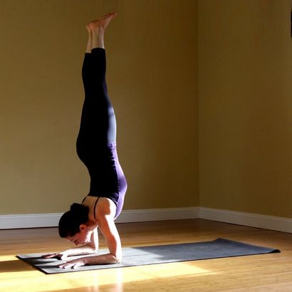 Comment faire un stand de Yoga en Avant-bras, PopSugar Fitness