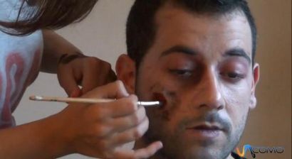 Wie gefälschten Wunde Make-up Schritt für Schritt zu tun - 10 Schritte