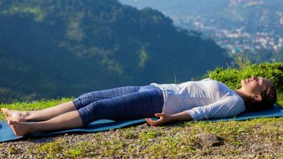Comment faire Savasana (Corpse Pose) 7 étapes - NDTV alimentaire