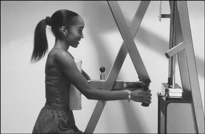 Comment faire le One-Arm Dumbbell Row (Crédit Photo Sunstreak) Comment faire le One-Arm Haltère Row