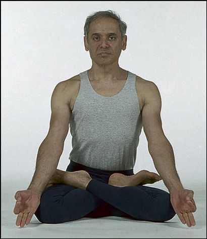 Wie das Yoga Voll Lotus Haltung zu tun, richtig