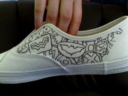 Comment dessiner sur des chaussures de toile (même si vous - n'êtes pas un artiste) 5 étapes (avec photos)