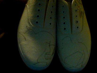 Comment dessiner sur des chaussures de toile (même si vous - n'êtes pas un artiste) 5 étapes (avec photos)