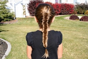 Wie man Fishtail Französisch Braid - Lange Frisuren, nette Mädchen-Frisuren