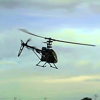 Wie man eine Fernbedienung Hubschrauber fliegen