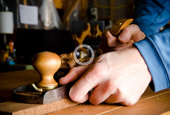 Wie in Holzbearbeitung mit Handwerkzeugen, Holz und Shop bekommen