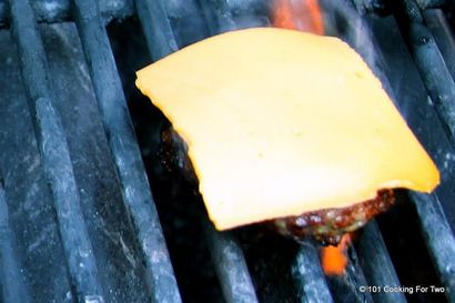 Comment faites griller un hamburger excellent - Un tutoriel, 101 Cuisiner pour deux