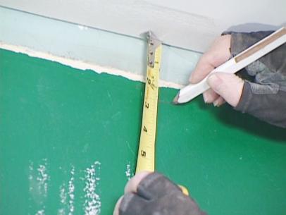 Wie Installieren von Crown Molding, How-tos, DIY