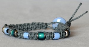 Comment macramé un bracelet de chanvre - Bagues et choses