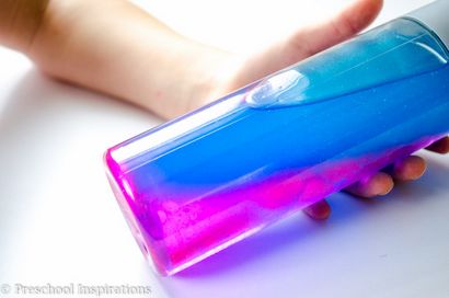Comment faire un mélange de couleurs Bouteille sensorielle - Inspirations préscolaire
