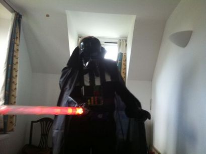 Comment faire un costume de Darth Vader 6 étapes