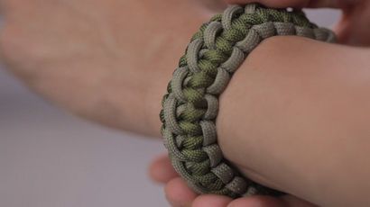 Comment faire un double-large Cobra Paracord Bracelet, Vie de survie