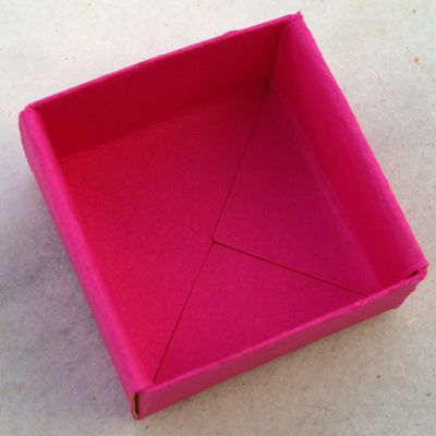 Comment faire un papier plié boîte-cadeau
