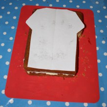 Comment faire un gâteau de chemise de football - gâteaux, fait cuire au four - biscuits