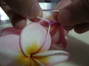 Comment faire un bracelet de fleur fraîche - Enfants Artisanat - Activités