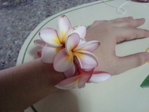 Comment faire un bracelet de fleur fraîche - Enfants Artisanat - Activités
