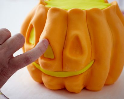 Wie man ein Jack O Lantern Pumpkin Cake Make - Step x Step, Cakegirls