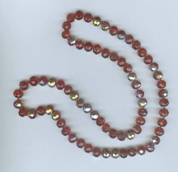 Wie man eine geknotete Perlen-Halskette