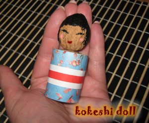 Kinder-Handwerk - - Wie eine Kokeshi Puppe Make-Aktivitäten
