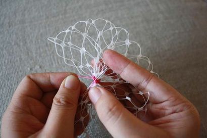 Comment faire un bébé Bandeau dentelle élastique avec Birdcage Veil, plumes et fleurs en tissu Tutoriel