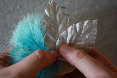 Wie man eine Spitze elastische Baby-Stirnband mit Vogelkäfig Schleiern, Federn und Gewebe-Blumen-Tutorial