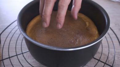 Wie man in nur 1 Pan, ein magischen 3-Layer Cake Make TipHero