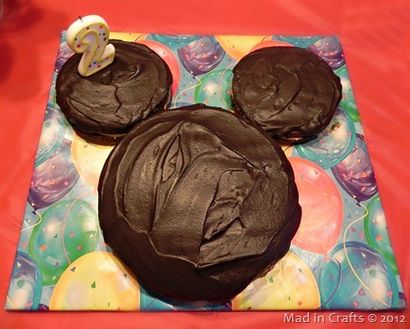 Wie man einen Mickey-Kuchen ohne Fancy Pan oder Lebensmittel Farbige Frosting - Mad in Crafts