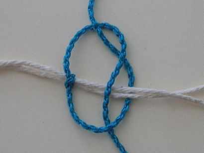 Wie ein justierbares Armband Knoten machen
