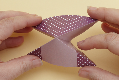 Comment faire un signet coeur origami - Mollie Makes