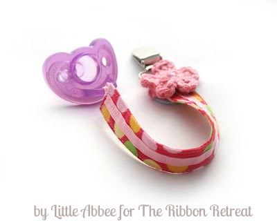 Wie ein Pacifier Clip Make - The Band Retreat Blog