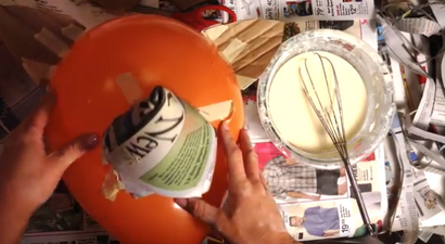 Wie eine Pappmaché Maske machen - 5 Ways - Tiny Fry