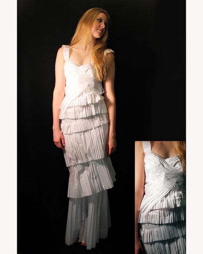 Comment faire une robe en papier plissé 5 étapes (avec photos)
