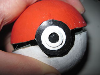 Comment faire un 8 étapes Pokeball