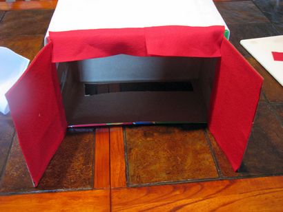 WIE ein Puppentheater aus einer Recycling-Box Karton Puppentheater Make - Inhabitots