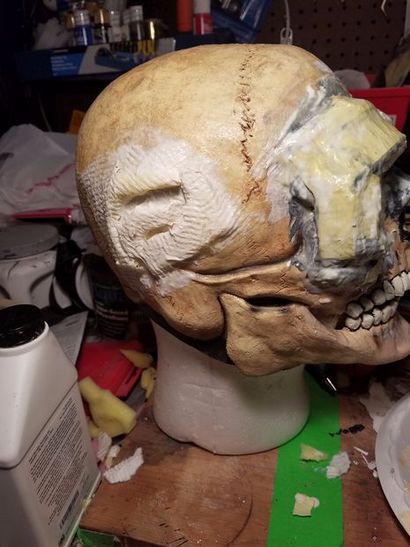 Comment faire un masque Crâne rouge d'un crâne en caoutchouc masque 13 étapes (avec photos)