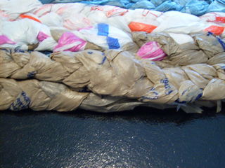 Comment faire un tapis de sacs d'épicerie en plastique 11 étapes (avec photos)