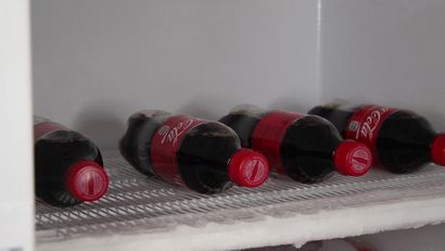 Comment faire un auto-gel Coca-Cola barbotine (ou toute sorte de Slurpee Soda instantané) - Hacks alimentaires