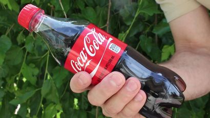 Comment faire un auto-gel Coca-Cola barbotine (ou toute sorte de Slurpee Soda instantané) - Hacks alimentaires