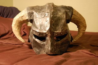 Comment faire un casque de fer Skyrim (du papier à Prop) 8 étapes (avec photos)