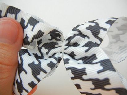 Comment faire une Twisted Boutique Bow - Le Blog de retraite du ruban