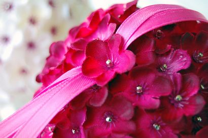 Wie man eine Hochzeit pomander, küssen Ball zu machen, oder Verzierung mit Seidenblumen, DIY (küssen Bälle wie zu machen) Wie man eine Hochzeit pomander, küssen Ball oder Ornament mit Seidenblumen machen, DIY