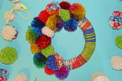 Comment faire une couronne de fleurs de fil Pom-Pom pour toutes les occasions