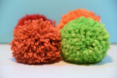 Comment faire une couronne de fleurs de fil Pom-Pom pour toutes les occasions