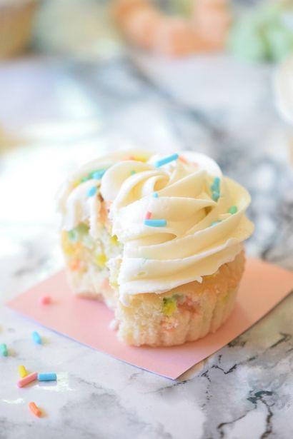 Comment faire anniversaire Cupcakes gâteau - Carmela POP